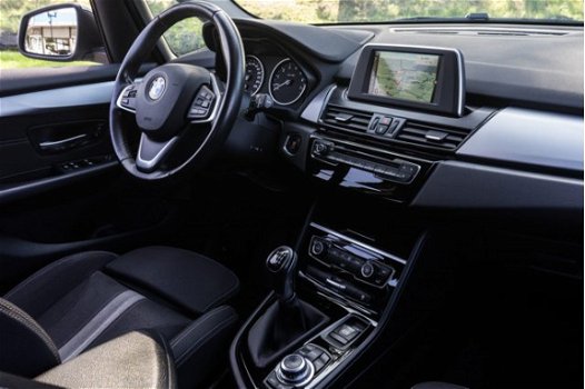 BMW 2-serie Active Tourer - 218i 136pk Executive Full map navigatie/ Sportstoelen/ Climate control/ - 1