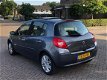 Renault Clio - 1.6-16V Initiale 2006 automaat 5-deurs Leer Panoramadak NAP PDC - 1 - Thumbnail