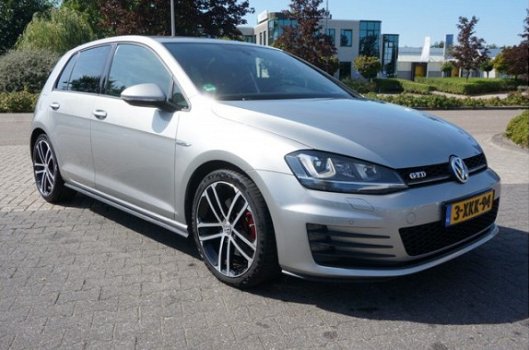 Volkswagen Golf - 2.0 TDI 184PK GTD KEYLESS NAVI XENON - 1