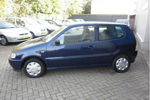 Volkswagen Polo - 1.6 AIRCO STUURBEKRACHTIGING - 1