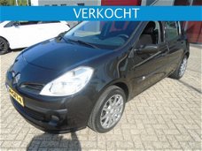 Renault Clio - 1.2 16V 75 Special Line