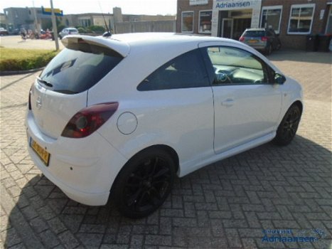 Opel Corsa - 1.4-16V White Edition - 1