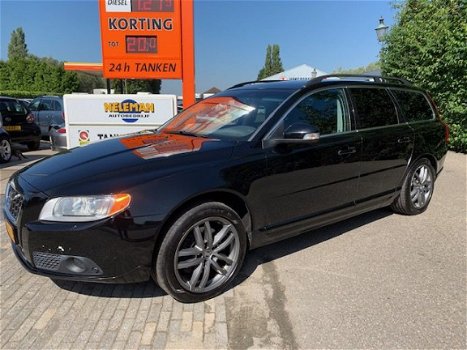 Volvo V70 - 2.4 D5 AUT Summum RIJKLAAR - 1