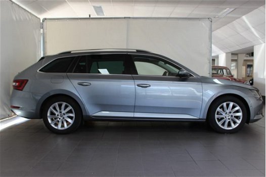 Skoda Superb - 1.6 TDI 120pk Style Businessline DAB+ / Trekhaak - 1