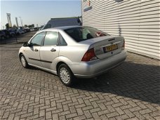 Ford Focus - 1.6-16V Ghia AUTOMAAT goed onderhouden auto