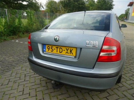 Skoda Octavia - 1.6 Ambiente 134.0000KM - ELKE ZONDAG OPEN - 1