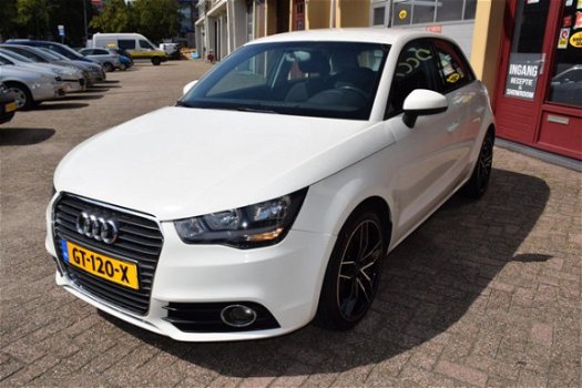 Audi A1 Sportback - 1.2 TFSI Attraction Pro Line Radio CD, Electrische ramen. electr. spiegels, S-li - 1