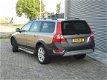 Volvo XC70 - 2.4 D5 Momentum AWD AUTOMAAT Euro 4 - 1 - Thumbnail