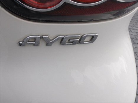 Toyota Aygo - 1.0 12v VVT-i Dynamic - 1