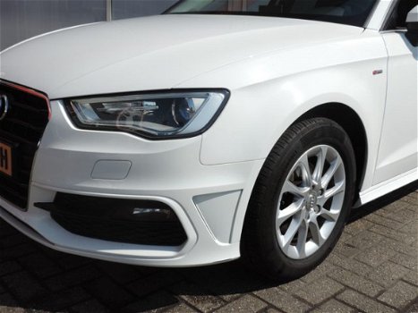 Audi A3 Sportback - 1.2 TFSI Aut7 Attraction Pro Line S plus (s-line, leer, xenon) - 1