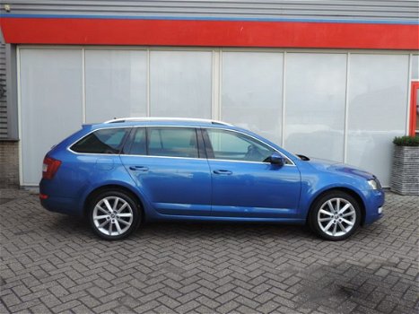 Skoda Octavia Combi - 1.2 TSI DSG/Aut7 Elegance BSN (leer, navi, pdc) - 1