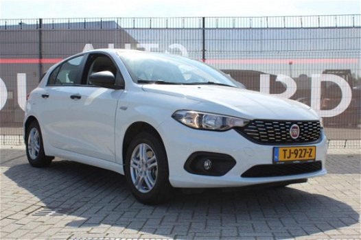 Fiat Tipo. - 1.4 16v Pop PDC, Trekhaak, APK 11/2021, stuurbediening, Airco, cruise control - 1