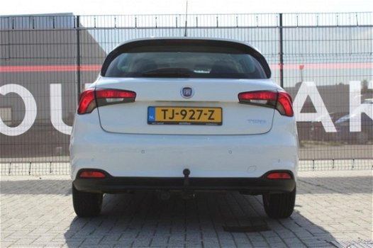 Fiat Tipo. - 1.4 16v Pop PDC, Trekhaak, APK 11/2021, stuurbediening, Airco, cruise control - 1