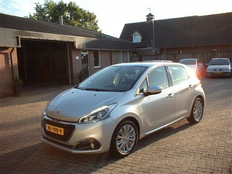 Peugeot 208 - 1.2 PureTech Blue Lease Executive ecc lm velgen navigatie - 1