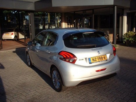 Peugeot 208 - 1.2 PureTech Blue Lease Executive ecc lm velgen navigatie - 1