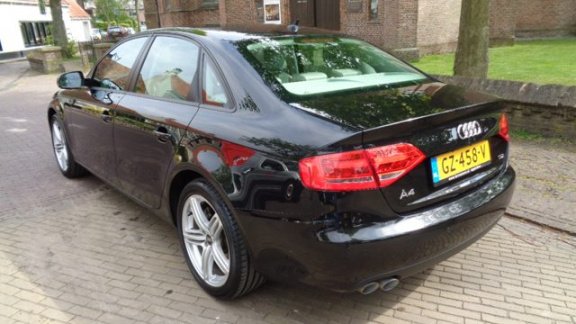 Audi A4 - 2.0 TDI AUT.NAVI/PDC/SCHUIFDAK/ RIJKLAAR PRIJS - 1