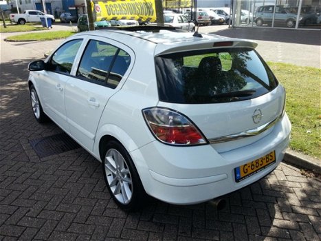 Opel Astra - 1.6 T Cosmo 132 KW 180PK. Panodak. 2008 - 1