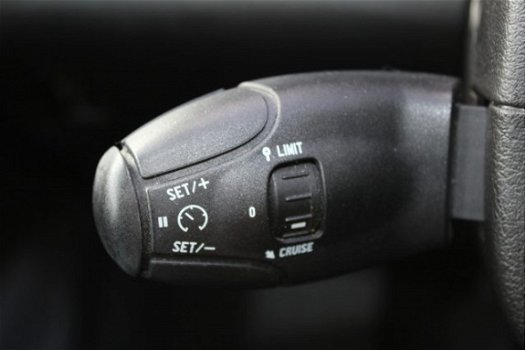 Peugeot 307 Break - 1.6 HDiF Premium airco, climate control, cruise control, lichtmetalen wielen - 1