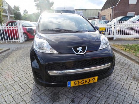 Peugeot 107 - 1.0-12V 5drs Black & Silver Airco, Half-leer, NAP, Lm velgen NL AUTO - 1