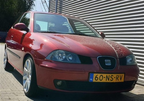 Seat Ibiza - 1.4-16V Signo 01-2004 Bord. Rood Metallic - 1