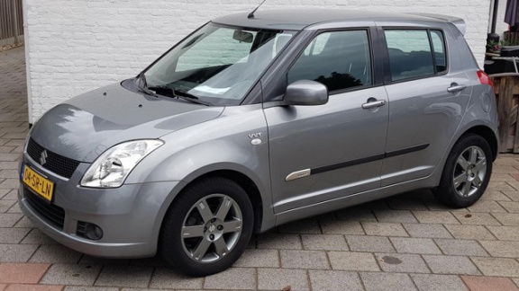 Suzuki Swift - 1.5 5drs exclusive uniek 64000km airco keyles start - 1