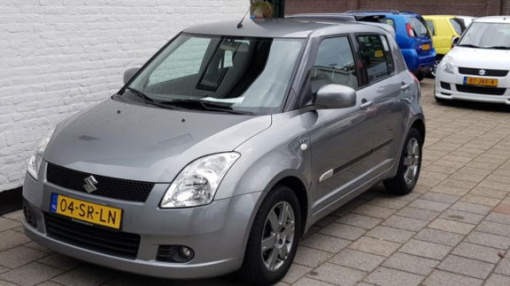 Suzuki Swift - 1.5 5drs exclusive uniek 64000km airco keyles start - 1