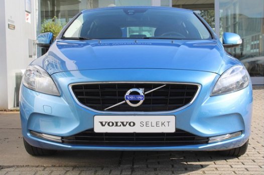Volvo V40 - D2 1.6 114PK Base / Business Pack Connect / High Performance Audio - 1