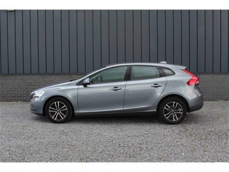 Volvo V40 - 2.0 D2 120pk Nordic+ FULL-LED + STANDKACHEL - 1