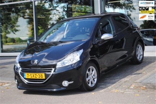 Peugeot 208 - 1.2 VTi Oxygo 5-DRS PARKEERSENSOREN NAVI - 1