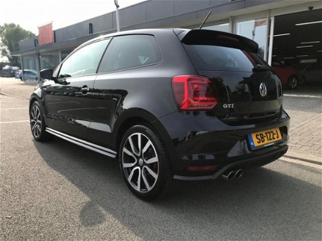 Volkswagen Polo - 1.8 TSI GTI 192PK Led Stoelverwarming PDC Cruise C - 1