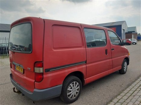 Toyota HiAce - 2.4 - 1