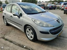 Peugeot 207 - - 1.4-16V XR