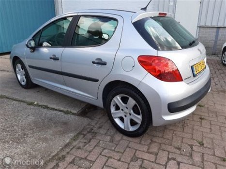 Peugeot 207 - - 1.4-16V XR - 1