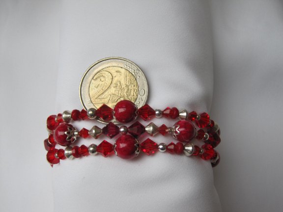Armband zilverkleurig drie strengen cyclaam rood edelsteen en kristal kralen 18 cm - Afbeelding 3