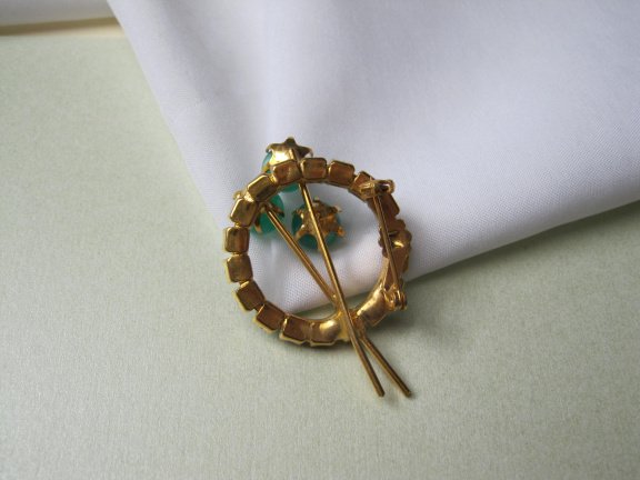 Broche goudkleurig bloemtakje in cirkel groen kristal en moonglow bolletjes 4.6x2.9 cm. - Afbeelding 5