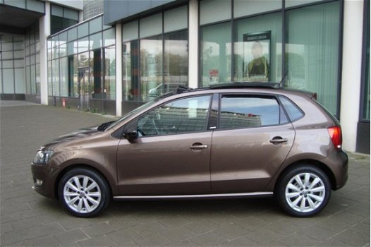 Volkswagen Polo - 1.4 16V Highline STYLE AIRCO PANO STOELVERWARMING - 1