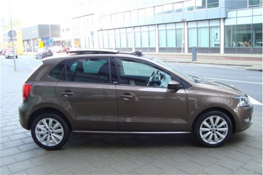 Volkswagen Polo - 1.4 16V Highline STYLE AIRCO PANO STOELVERWARMING - 1