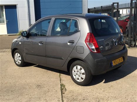 Hyundai i10 - 1.1 Pure, 5-DEURS, STUURBEKRACHTIGING, RADIO-CD-MP3-AUX, AIRBAG, 143.230 KM NAP - 1