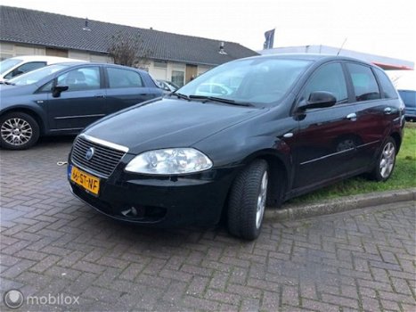 Fiat Croma - - 2.2-16V Emotion - 1