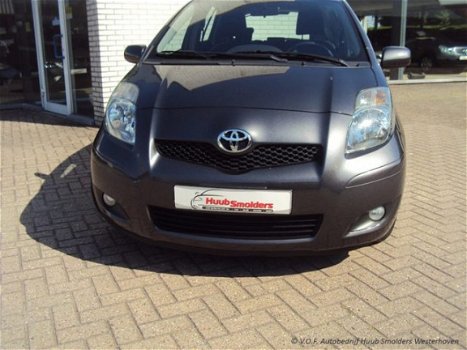 Toyota Yaris - - 1.3 VVTi Aspiration navigatie/bluetooth - 1