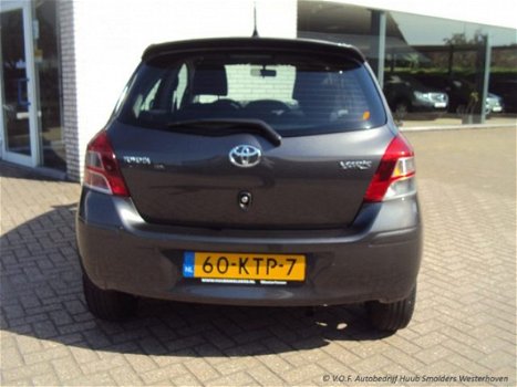 Toyota Yaris - - 1.3 VVTi Aspiration navigatie/bluetooth - 1