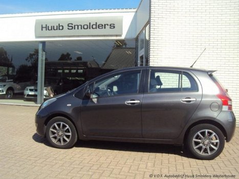 Toyota Yaris - - 1.3 VVTi Aspiration navigatie/bluetooth - 1