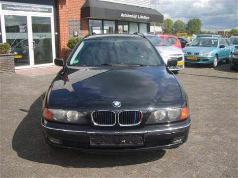 BMW 5-serie Touring - 520i Executive airco/cruis/navi/dak - 1