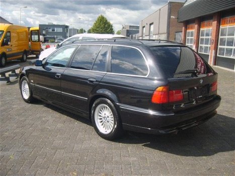 BMW 5-serie Touring - 520i Executive airco/cruis/navi/dak - 1