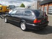 BMW 5-serie Touring - 520i Executive airco/cruis/navi/dak - 1 - Thumbnail