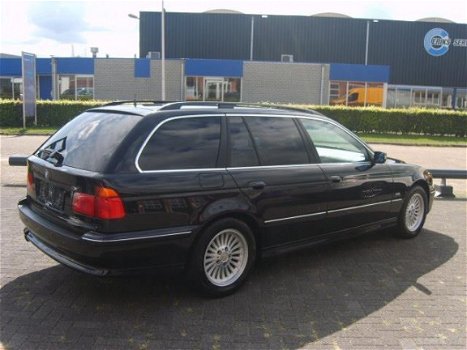 BMW 5-serie Touring - 520i Executive airco/cruis/navi/dak - 1