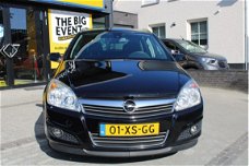 Opel Astra Wagon - 1.8i-16v Executive stationwagen