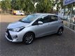 Toyota Yaris - 1.3i 5drs Aspiration AUTOMAAT/CAMERA/PARKEERSENSOREN - 1 - Thumbnail
