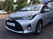 Toyota Yaris - 1.3i 5drs Aspiration AUTOMAAT/CAMERA/PARKEERSENSOREN - 1 - Thumbnail