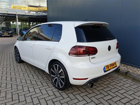 Volkswagen Golf - 2.0 GTI 5DRS DSG / NAVIGATIE / LEDER / XENON / DAK - 1